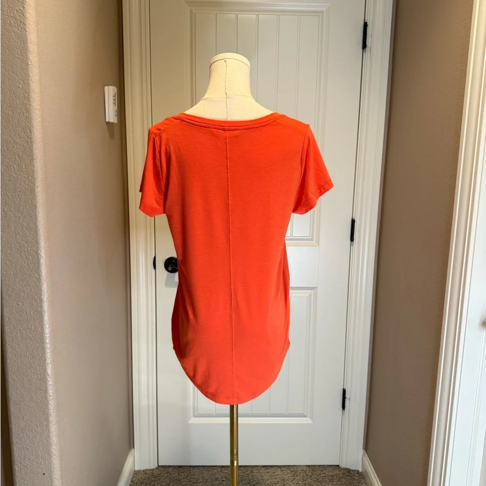 Athleta Women's Vibrant Orange Short Sleeve Tee - Picture 3 of 4